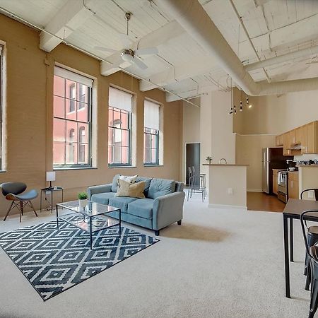 Frontdesk I Sycamore Place Apts Downtown シンシナティ 部屋 写真